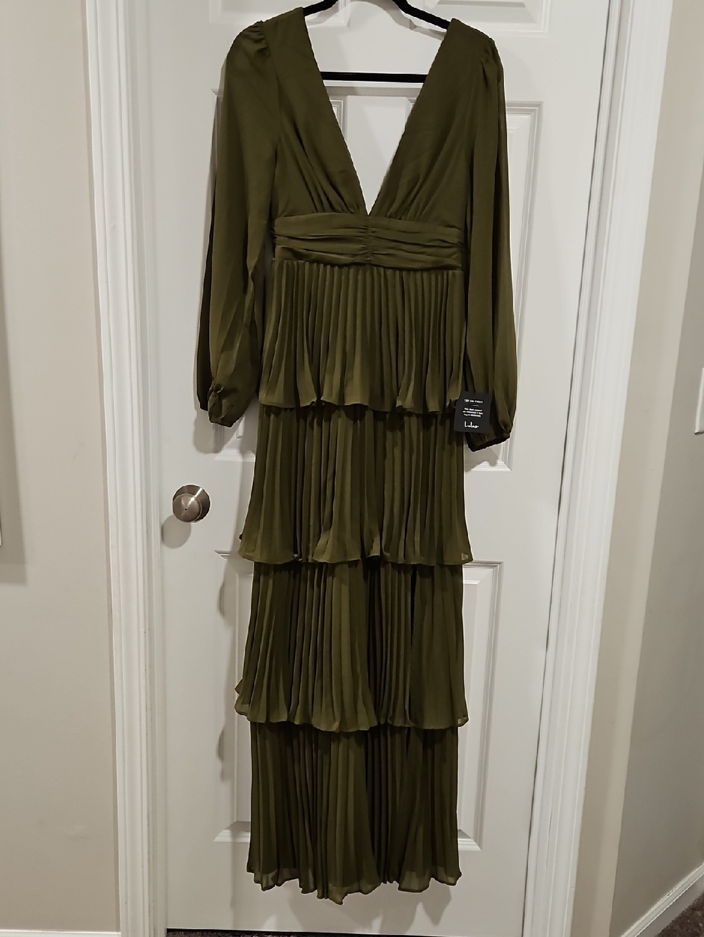 Lulu's Olive Green Tiered V-Neck Pleated Maxi Dress